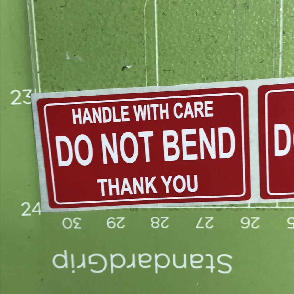 100 Red Fragile Stickers And 10p Handle With Care  Do Not Bend - Picture 5 of 6